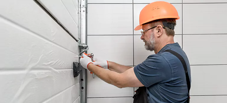 Garage Door Repair in San Carlos Park